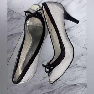 Predictions peep-toe high-heel pumps brown and tan Size: 9